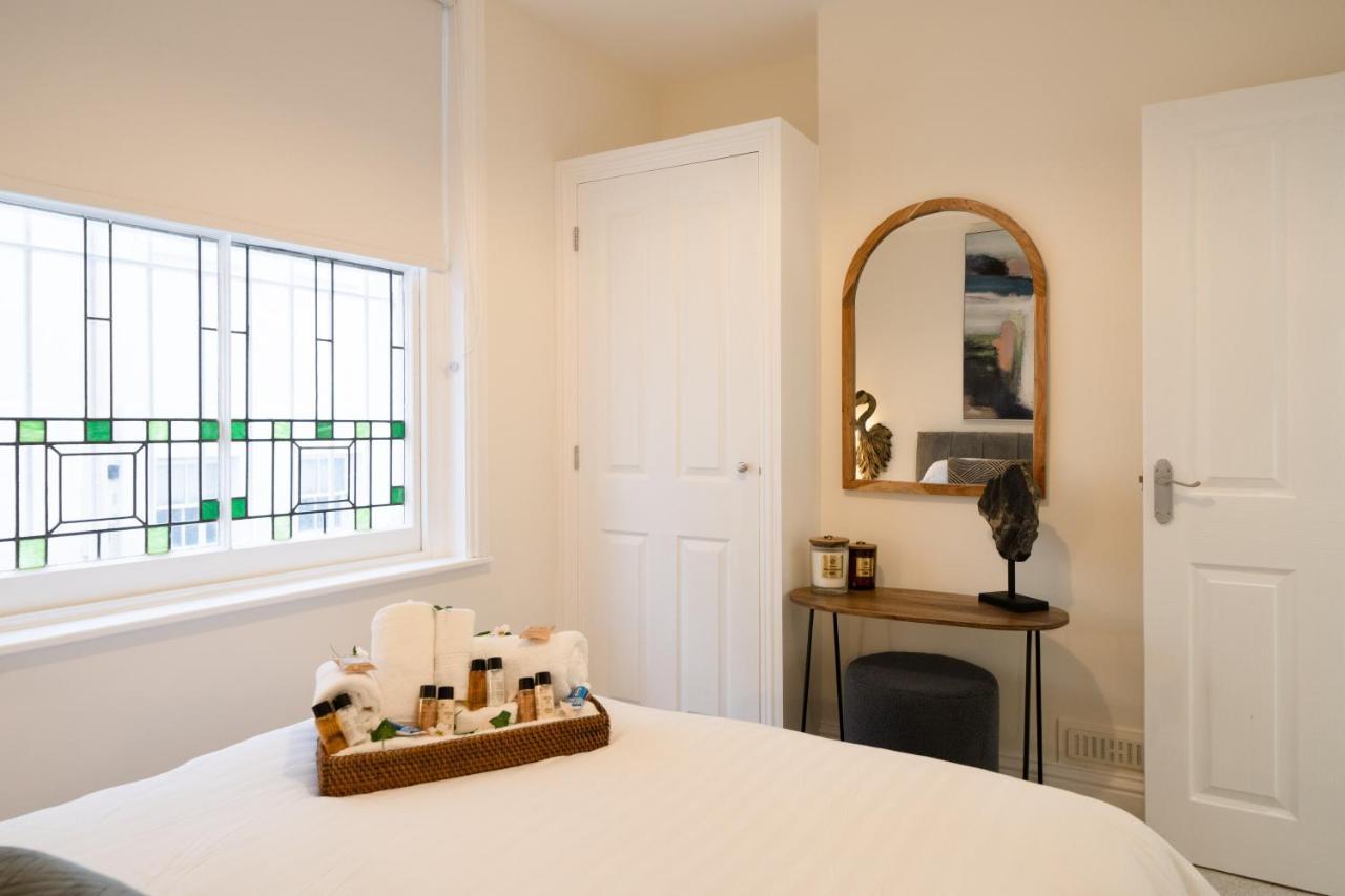 The House Of Selfies Apartment Royal Tunbridge Wells Bagian luar foto